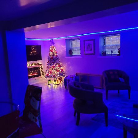 Lovely 2 Bedroom Apartment With 2 Entrance And Parking นิวยอร์ก ภายนอก รูปภาพ