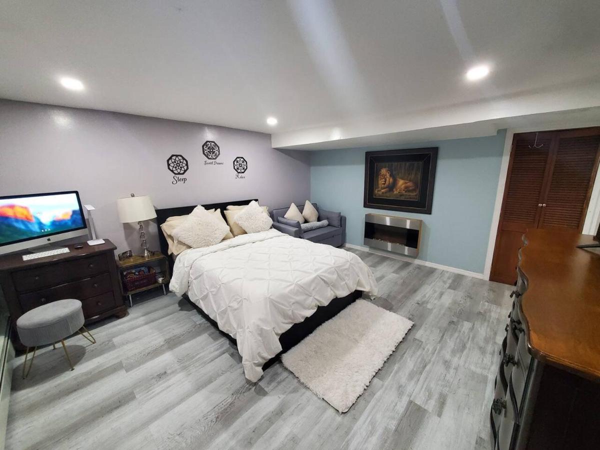 Lovely 2 Bedroom Apartment With 2 Entrance And Parking นิวยอร์ก ภายนอก รูปภาพ