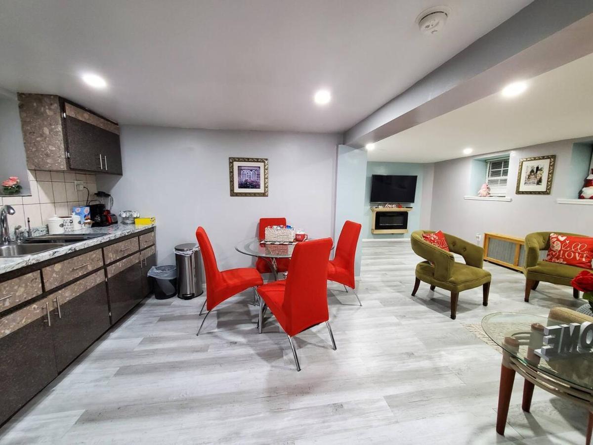 Lovely 2 Bedroom Apartment With 2 Entrance And Parking นิวยอร์ก ภายนอก รูปภาพ